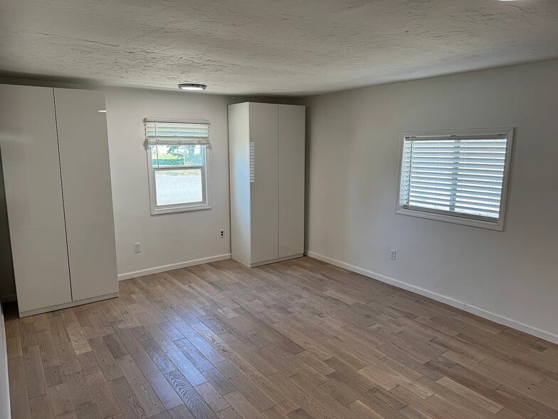 Building Photo - 603 Decoria Ave
