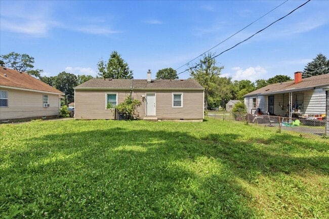 Building Photo - 3705 N Whittier Pl