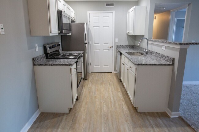 Building Photo - 5516 Cedar Spgs