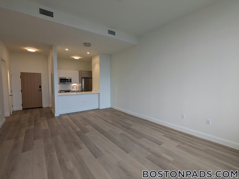 Building Photo - 1079 Commonwealth Ave