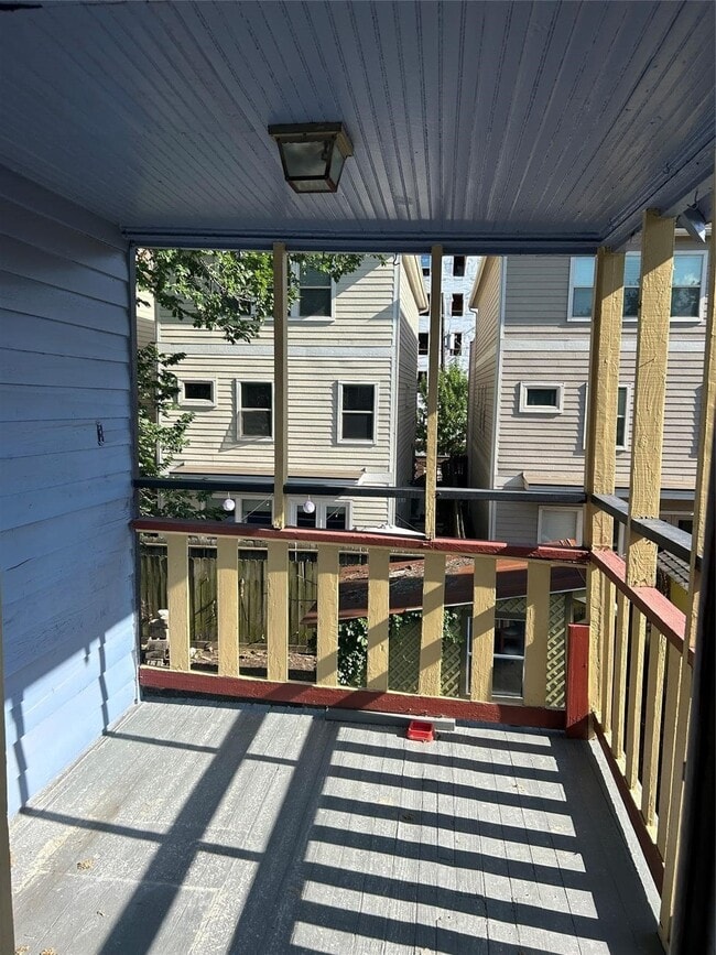 Building Photo - 2115 State St