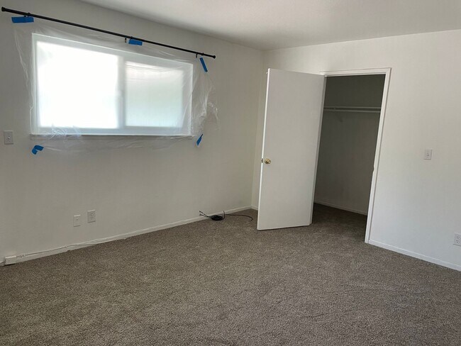 Building Photo - 3685 Tamarack Ave