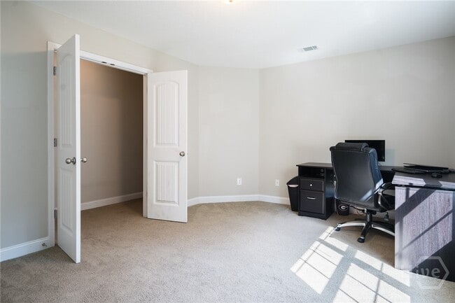 Building Photo - 107 Outpost Trl