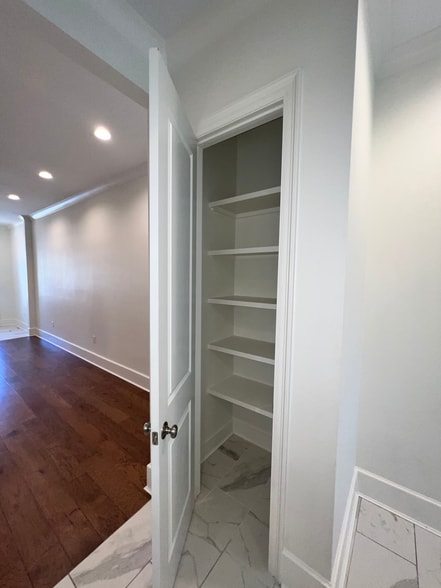 Hall Closet - 324 Saint Thomas Ln