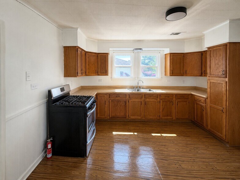 Building Photo - 5213 Belle Terre Rd