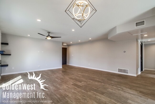 Building Photo - Updated 3Bdm 2Ba Single-Family Home in Paradise Hills!