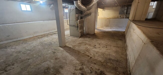 Building Photo - Beautiful 2 Bedroom / 1 Bath House