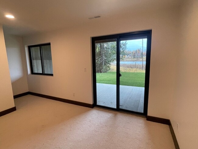 Building Photo - Whitefish Landing Town House