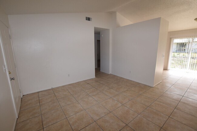 Building Photo - 3264 Split Willow Dr