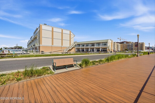 Building Photo - 448 Ocean Ave N