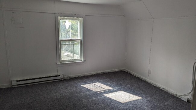 Building Photo - 2262 S Hamilton St