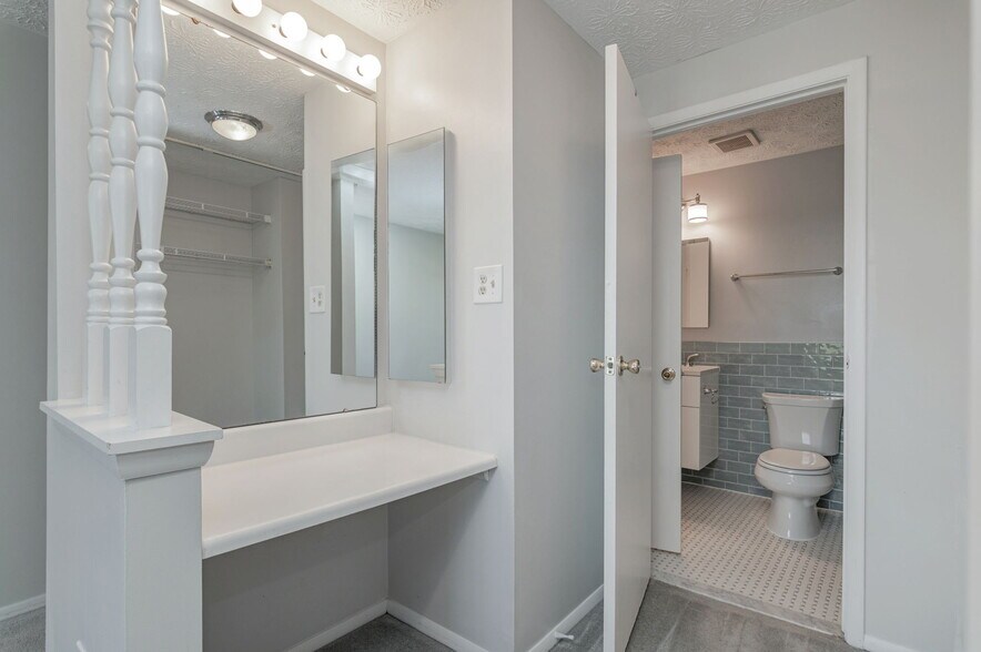 Building Photo - 1638 10th St S