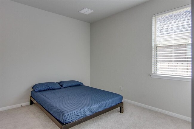 Building Photo - 2920 Coral Valley Dr