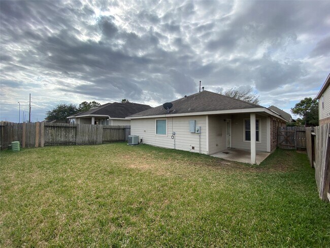 Building Photo - 6323 Bennington Springs Dr