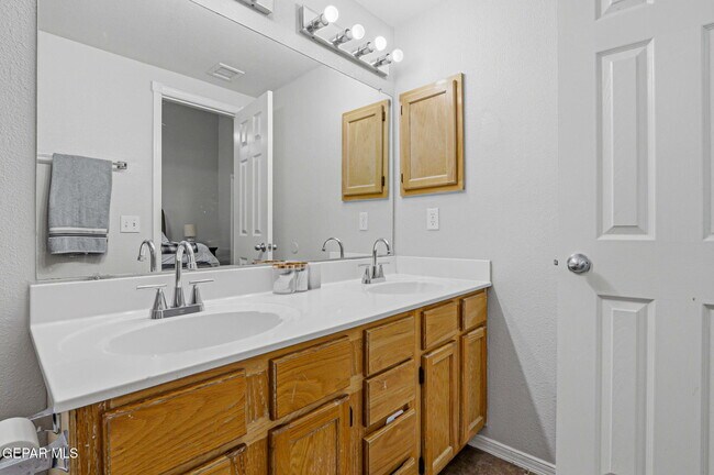 Building Photo - 3828 Tierra Aurora Dr