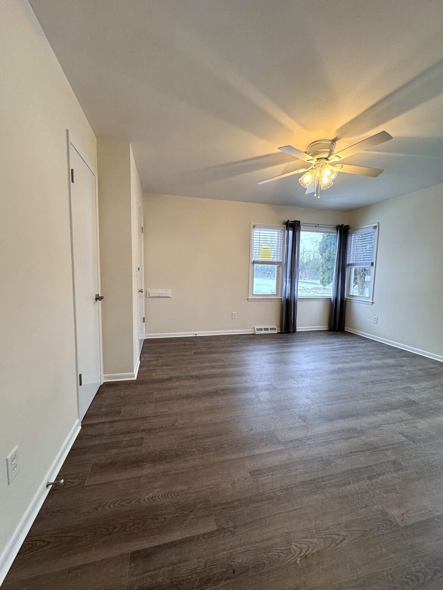 Building Photo - 2023 Burton Ave