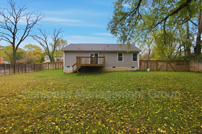 Building Photo - 3104 Husky Way