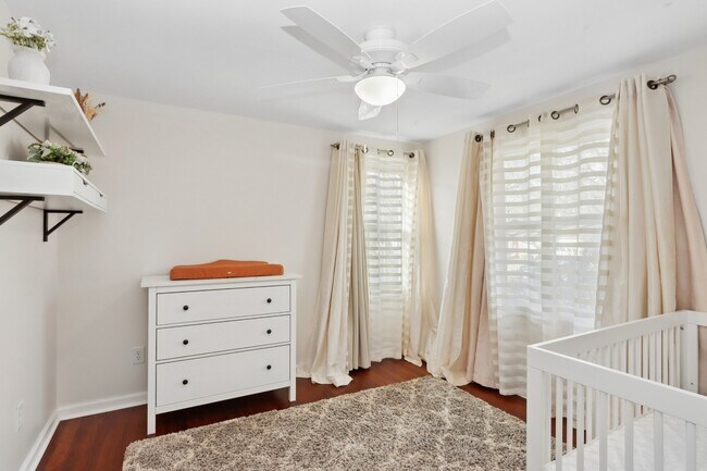 Building Photo - 7329 Ash St