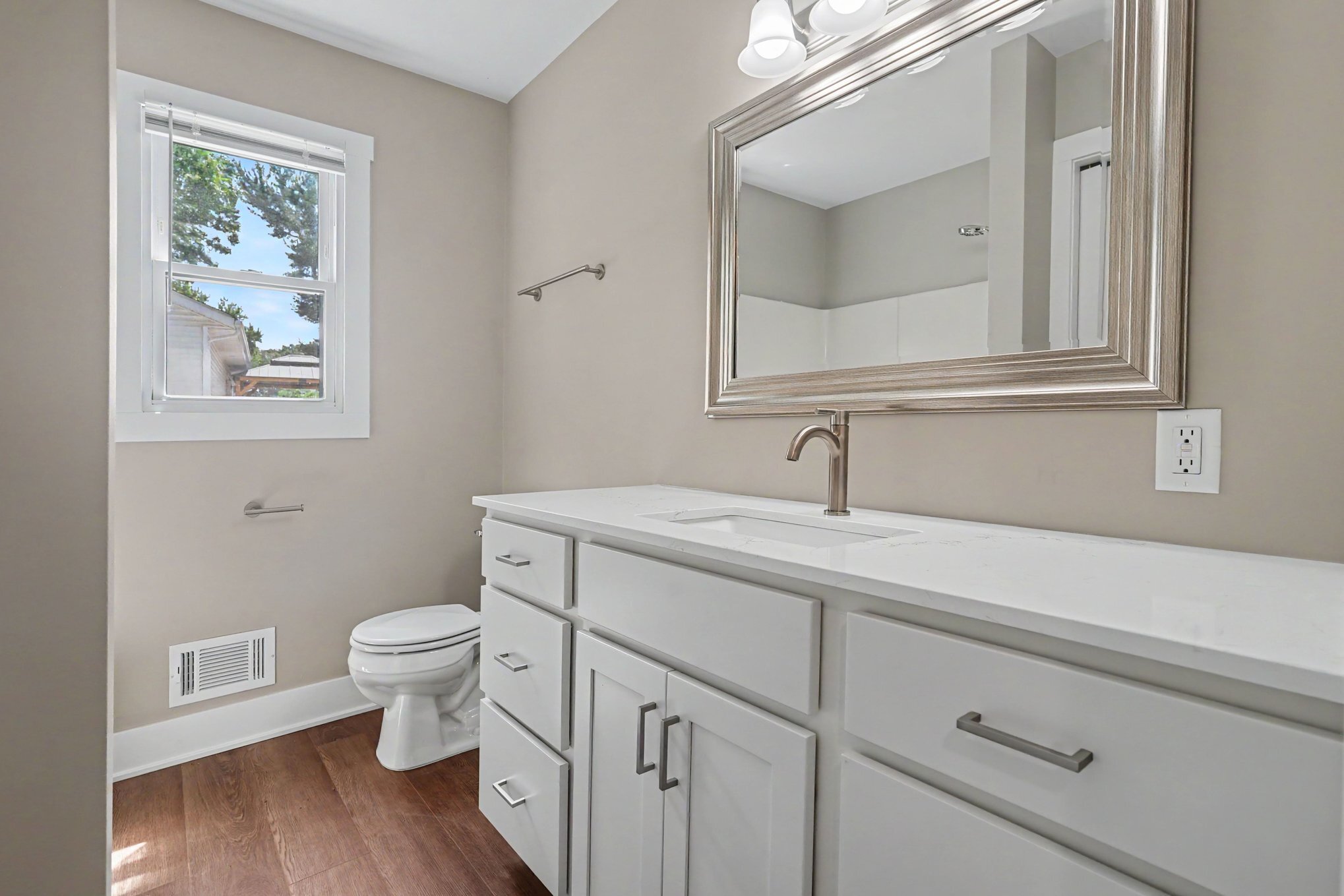 Building Photo - 136 Scotts Dr