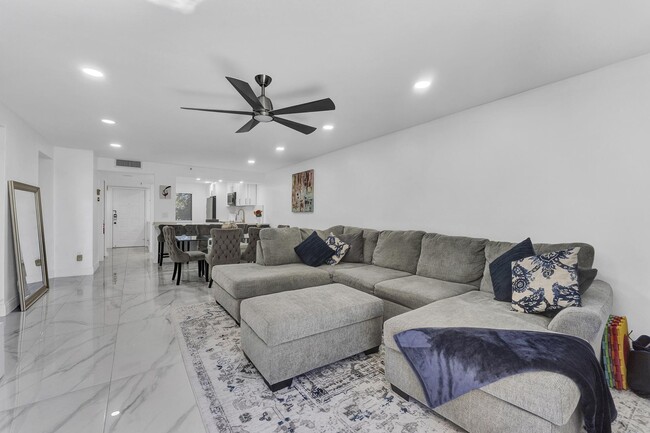 Building Photo - 14476 Amberly Ln
