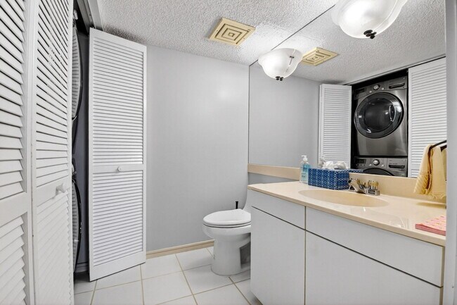 Building Photo - 4100 N Ocean Dr
