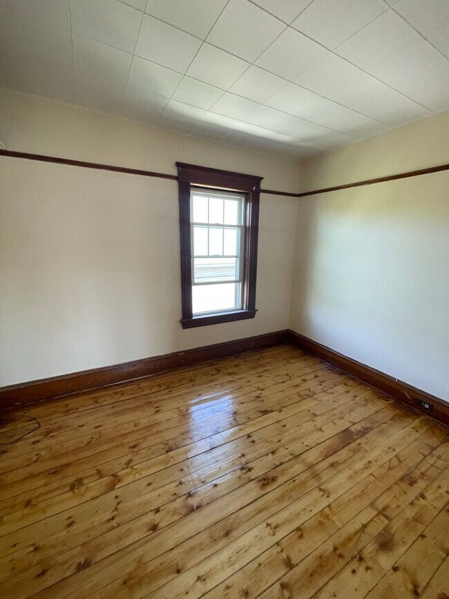 Building Photo - 17-19 Lafountain Street