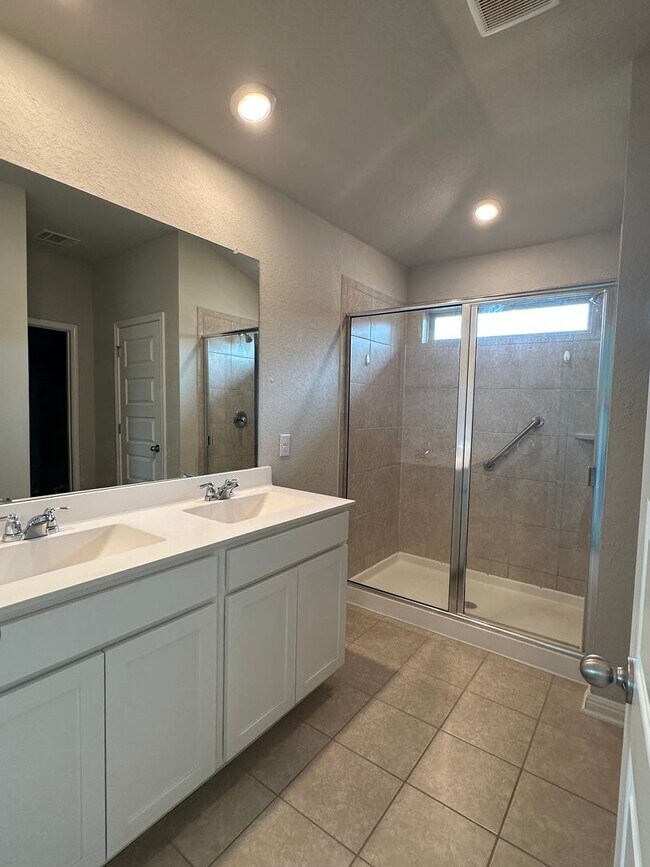 Building Photo - Beautiful 3bd/2ba in Meyers Landing Subdivision