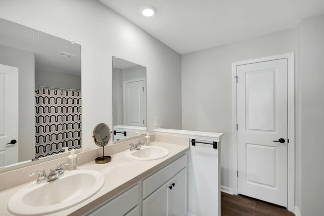 Building Photo - Townes at Merrimack