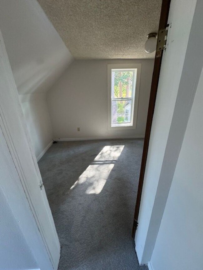Building Photo - 3-Bedroom Home in the Sunnyland neighborho...