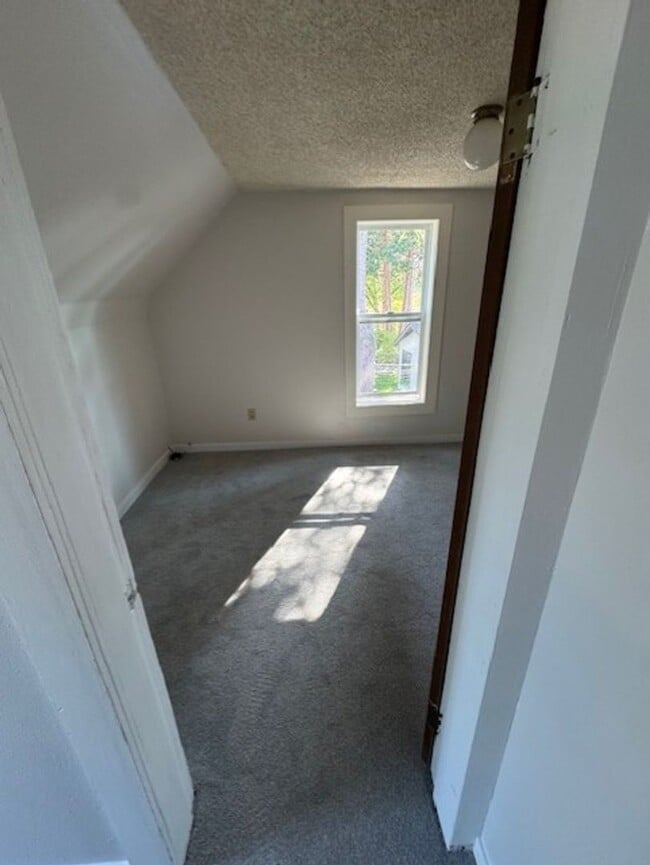 Building Photo - 3-Bedroom Home in the Sunnyland neighborhood! Move in Ready Now! Lease to End on 7/30/2026