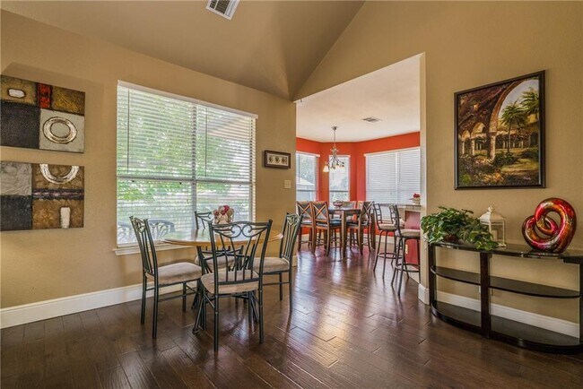 Building Photo - 15713 Monona Cove