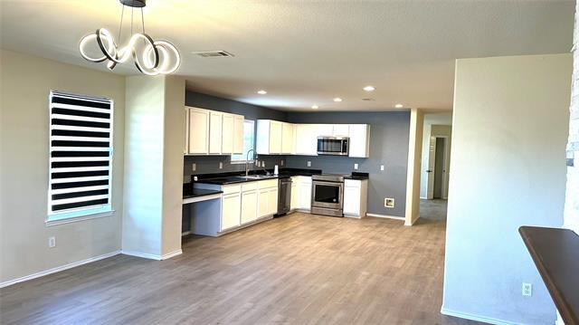 Building Photo - 817 Lark Dr