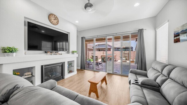 Building Photo - 23080 E Carriage Wy