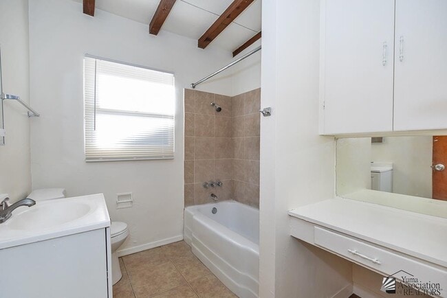 Building Photo - 678 S Orange Ave