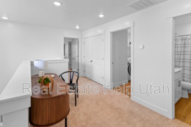 Building Photo - 281 W 1150 N