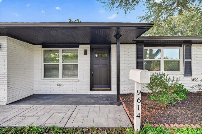 Building Photo - 9614 Hammerly Blvd