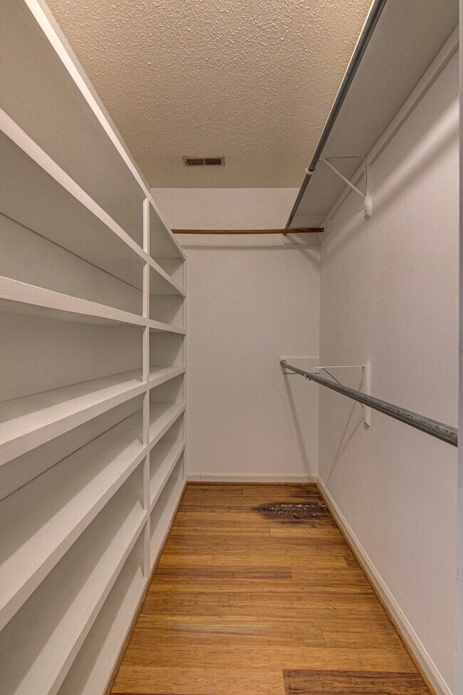 Building Photo - 2315 Treetop Ln