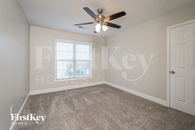 Building Photo - 5233 Old Plantation Cir