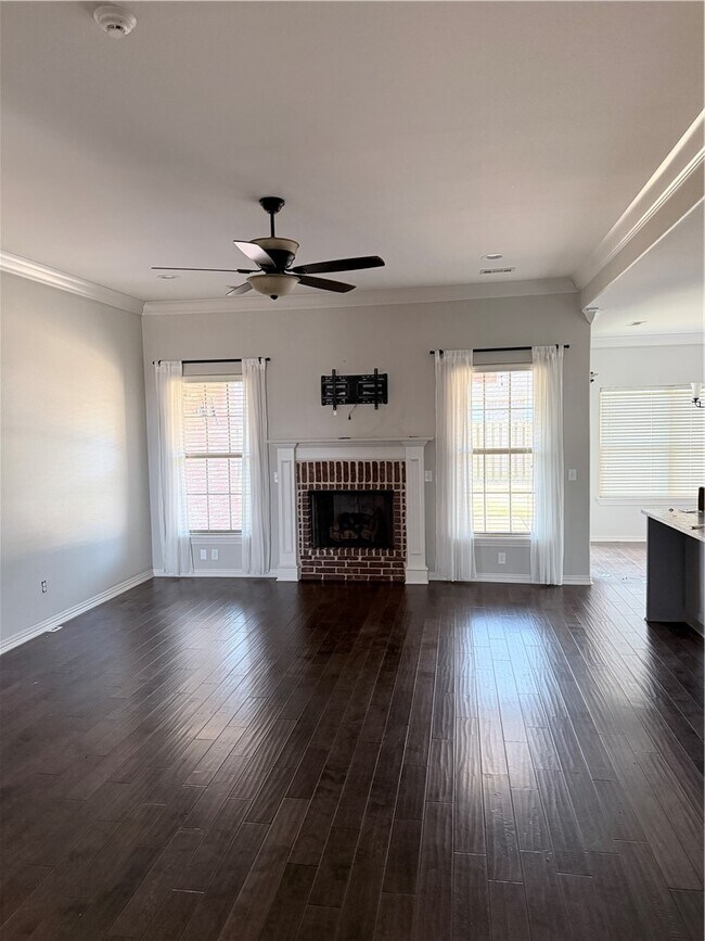 Building Photo - 7245 Devonshire Ave