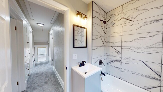 Building Photo - Old Brooklyn Area - 3 Bedroom Single Famil...