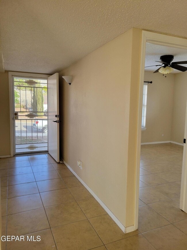 Building Photo - 305 Garden Grove Ln