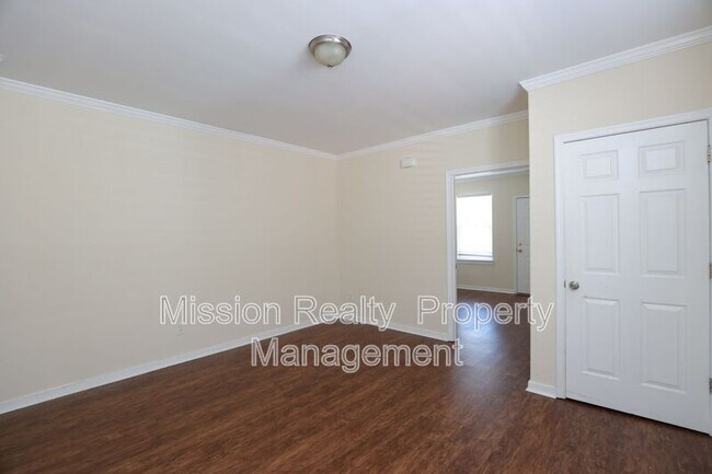 Building Photo - 1402 Bainbridge St