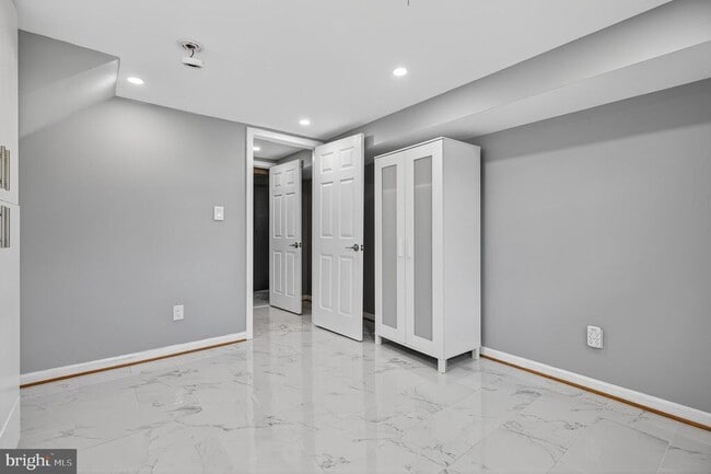Building Photo - 7107 Vermillion Pl