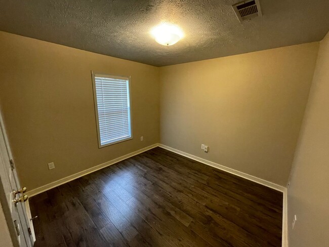 Building Photo - 3/2 For rent in Barnett Bend