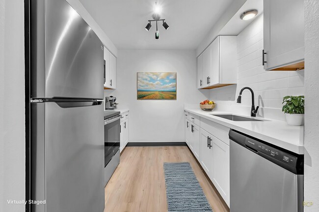 Building Photo - Bluebird Cozine Creek Apartments
