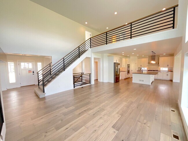 Building Photo - 5 Bedroom Home Available Near Baptist Rd &...