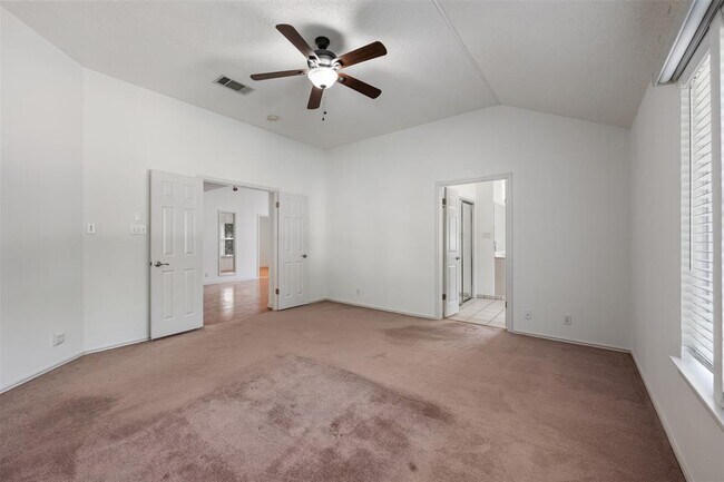 Building Photo - 3635 Flora Vista Loop