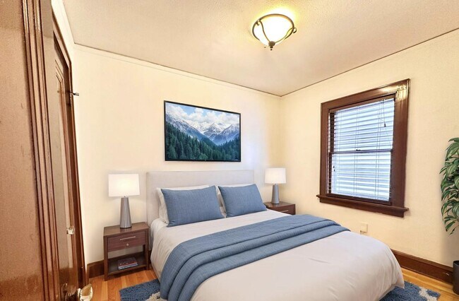 Building Photo - 7705 W Rogers St