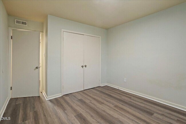 Building Photo - 7124 Longstreet Dr