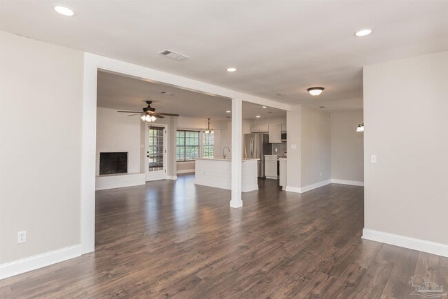 Building Photo - 8238 Li Fair Dr